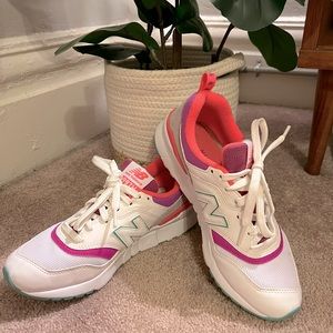 Women’s 7.5 colorful New Balance sneakers